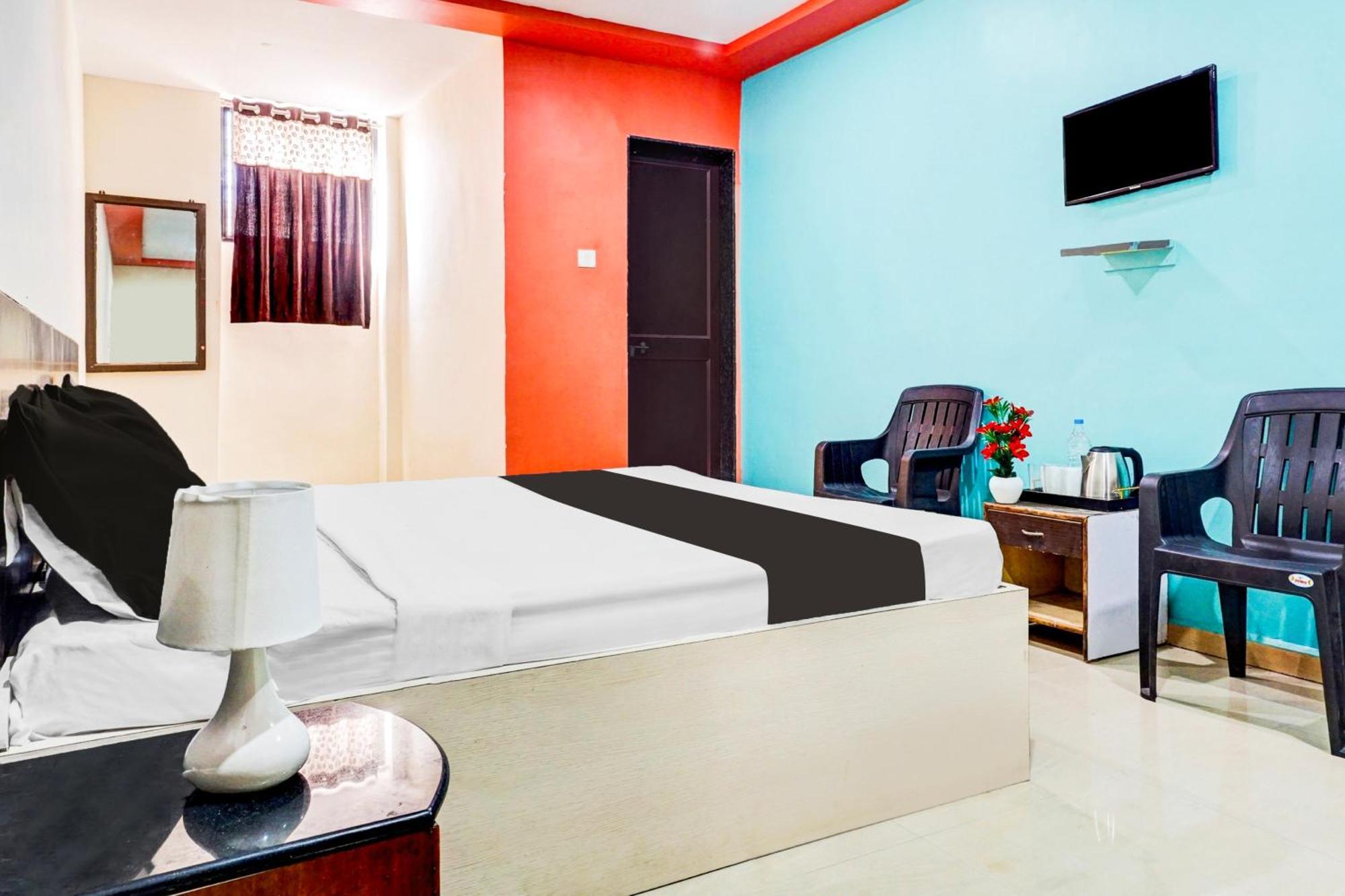 Hotel O Royal Lodge Koregaon Exterior photo