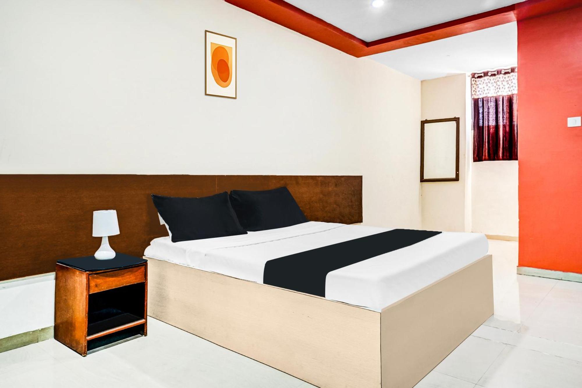Hotel O Royal Lodge Koregaon Exterior photo